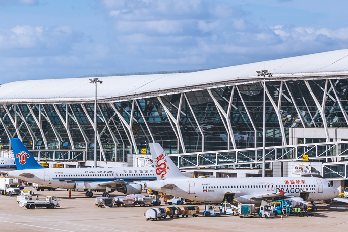 成都今日達(dá)航空快遞物流有限公司，跨省當(dāng)天件包括國(guó)內(nèi)跨省限時(shí)（6小時(shí)、8小時(shí)、12小時(shí)、16小時(shí)）-航空快遞；海鮮空運(yùn)、肉類(lèi)瓜果蔬菜緊急運(yùn)輸-食品類(lèi)專(zhuān)線(xiàn)；寵物托運(yùn)；